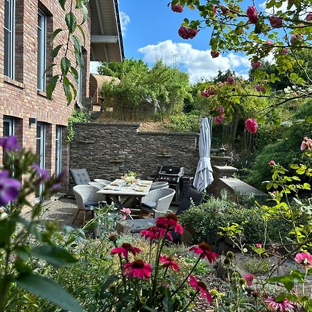 Attraktive Wohnung-Elztalidyll-Zwischen Mosel,Nuerburgring Und Burg Eltz Kollig Екстериор снимка