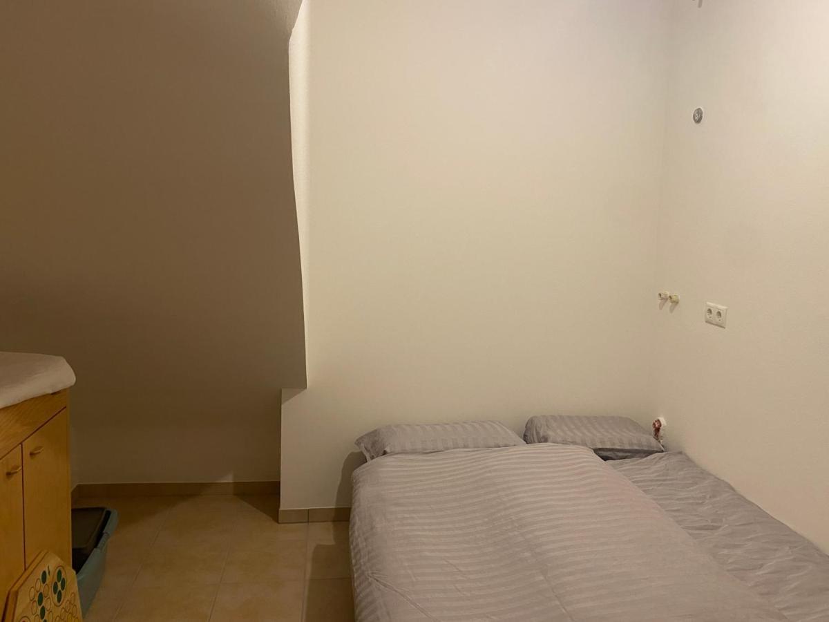Attraktive Wohnung-Elztalidyll-Zwischen Mosel,Nuerburgring Und Burg Eltz Kollig Екстериор снимка