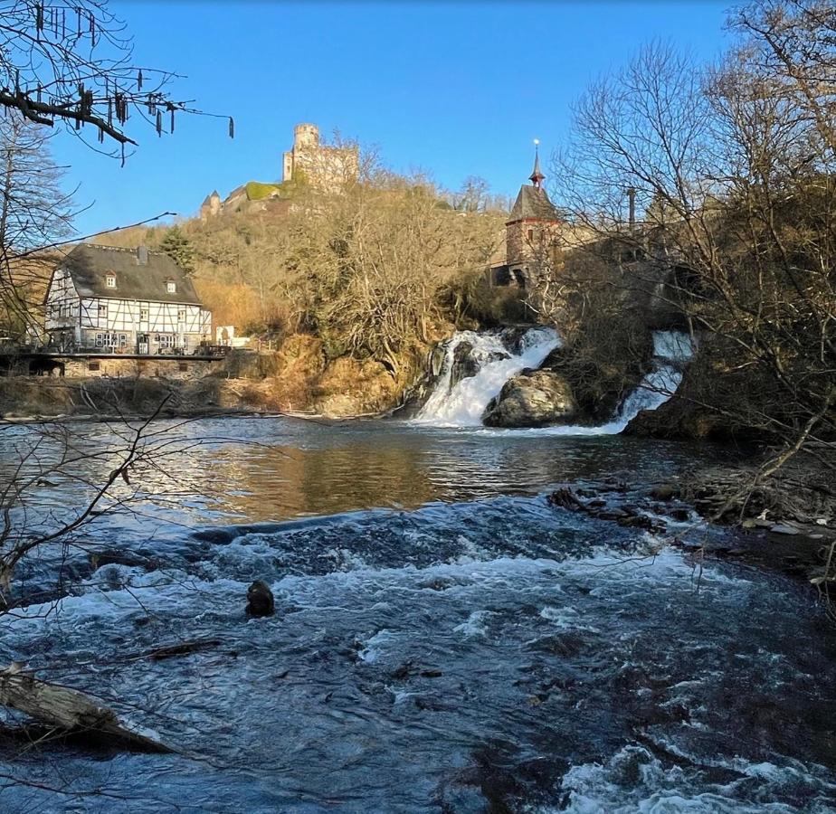 Attraktive Wohnung-Elztalidyll-Zwischen Mosel,Nuerburgring Und Burg Eltz Kollig Екстериор снимка