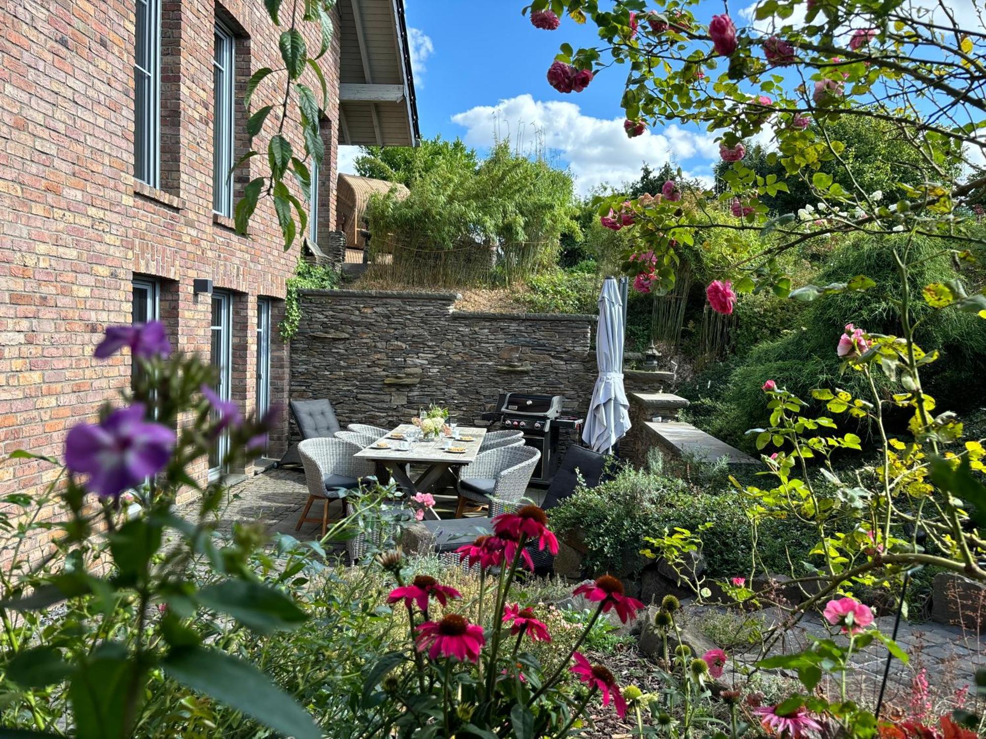 Attraktive Wohnung-Elztalidyll-Zwischen Mosel,Nuerburgring Und Burg Eltz Kollig Екстериор снимка